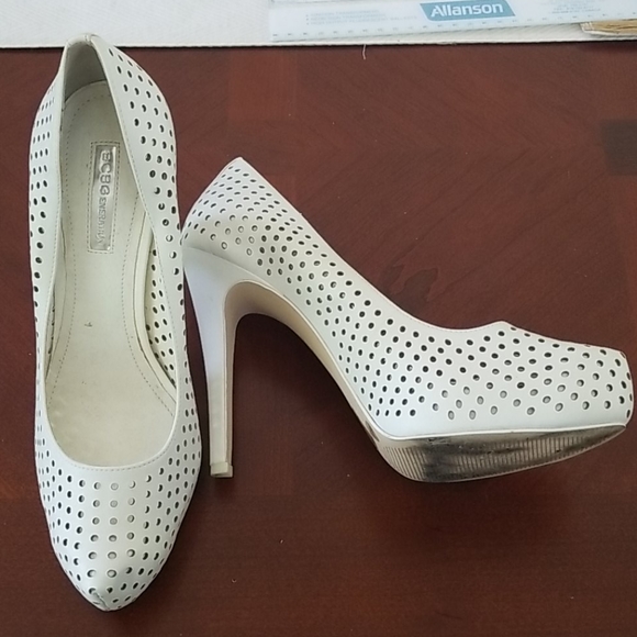 BCBGeneration 5 inch heels - Picture 2 of 8